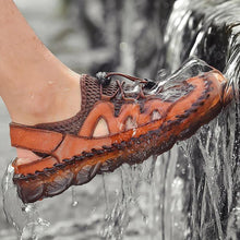 Load image into Gallery viewer, Men&#39;s Rubber Toe Cap Mesh Splicing Slippers Outdoor Water Sandals
